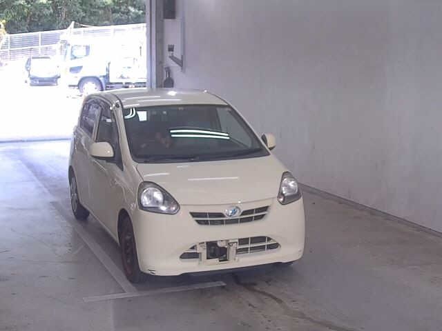 1106 DAIHATSU MIRA E S LA300S 2012 г. (JU Okinawa)